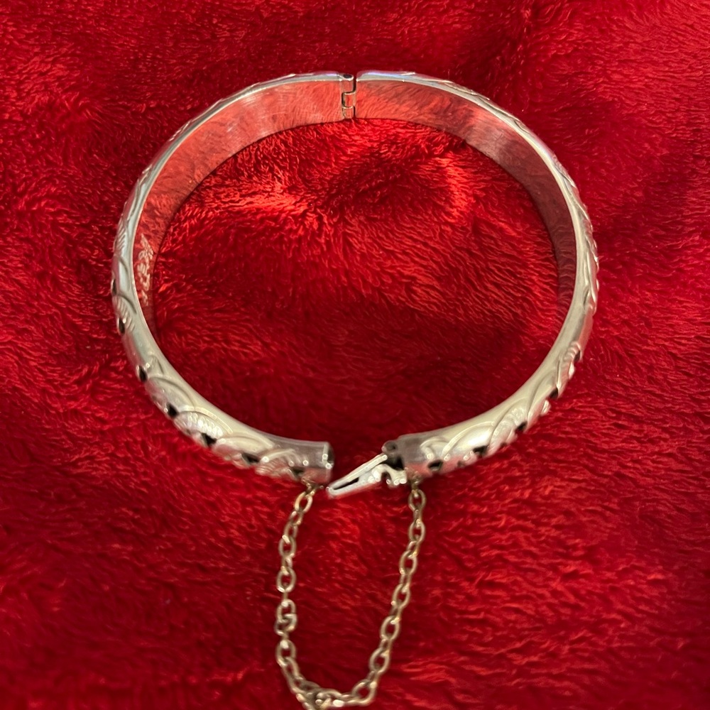 Beautiful Vintage Sterling 925 Bangle Bracelet